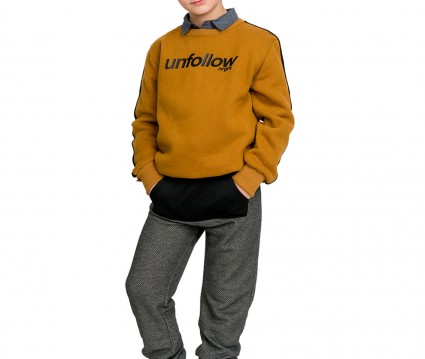 Μπλούζα φούτερ με tape στα μανίκια και τύπωμα