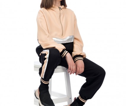 Σετ παντελόνι και μπλούζα με κουκούλα