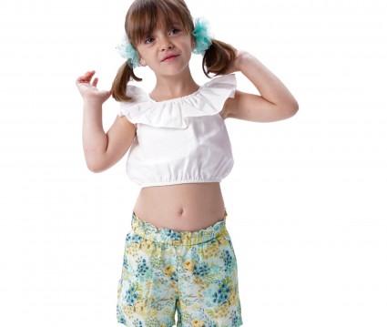 Παιδικό σετ 2 τεμάχια με κροπ μπλούζα και φλοράλ σορτς για κορίτσι